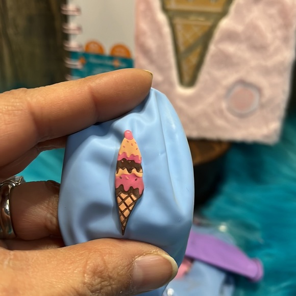 New pen Gear Ice-cream Light up Notebook and 20pc ice cream balloons - Picture 7 of 10